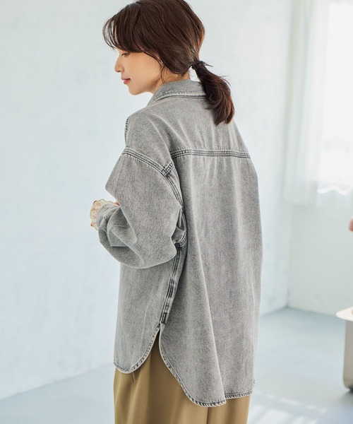 studio CLIP（スタディオクリップ）の「甘織りデニムオーバーシャツジャケット《CLIP denim》（シャツ/ブラウス・レディース・ベージュ/ライトグレー/ホワイト/ブルー系その他・FREE）」の18枚目の写真