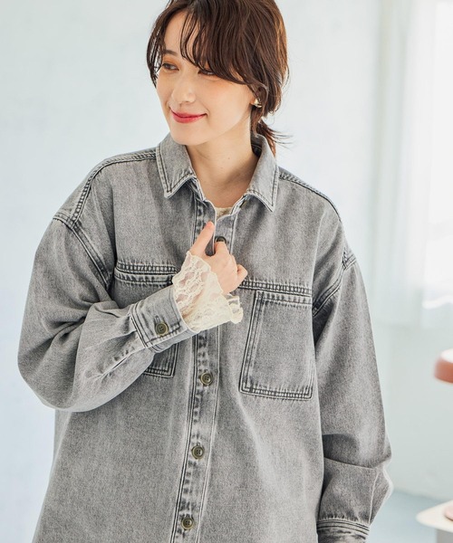 studio CLIP（スタディオクリップ）の「甘織りデニムオーバーシャツジャケット《CLIP denim》（シャツ/ブラウス・レディース・ベージュ/ライトグレー/ホワイト/ブルー系その他・FREE）」の19枚目の写真