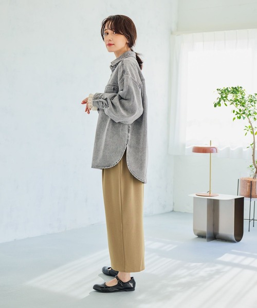 studio CLIP（スタディオクリップ）の「甘織りデニムオーバーシャツジャケット《CLIP denim》（シャツ/ブラウス・レディース・ベージュ/ライトグレー/ホワイト/ブルー系その他・FREE）」の21枚目の写真