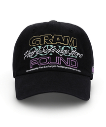 GRAM OUNCE POUND（グラムオンスポンド）の「TYPO OVERLAPPED 6-PANEL CAP Black & PInk（キャップ）」