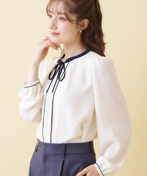 couture brooch（クチュールブローチ）の「【洗える・ハレの日・通勤】配色 細リボンタイ ブラウス（シャツ/ブラウス・レディース・ホワイト系7/ライトグレー系4/ベージュ系4・40/38/42/36）」の12枚目の写真