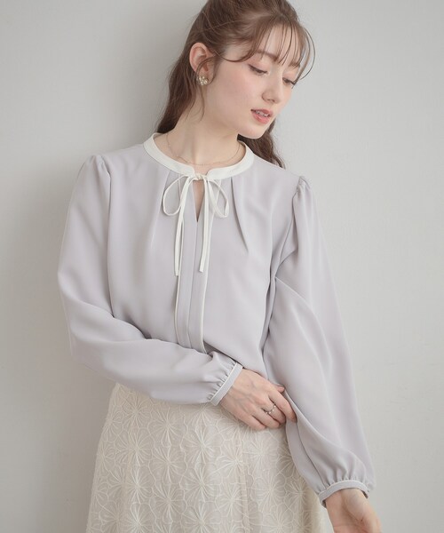 couture brooch（クチュールブローチ）の「【洗える・ハレの日・通勤】配色 細リボンタイ ブラウス（シャツ/ブラウス・レディース・ホワイト系7/ライトグレー系4/ベージュ系4・40/38/42/36）」の17枚目の写真