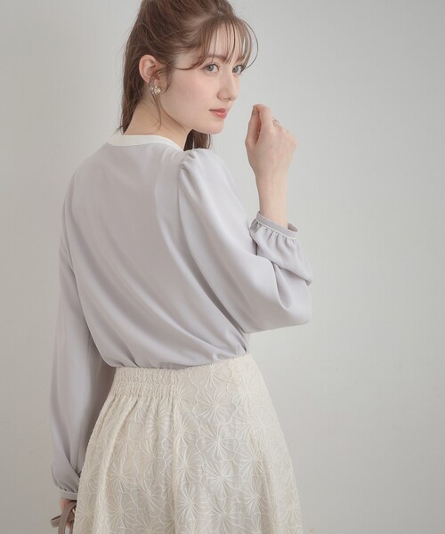 couture brooch（クチュールブローチ）の「【洗える・ハレの日・通勤】配色 細リボンタイ ブラウス（シャツ/ブラウス・レディース・ホワイト系7/ライトグレー系4/ベージュ系4・40/38/42/36）」の19枚目の写真