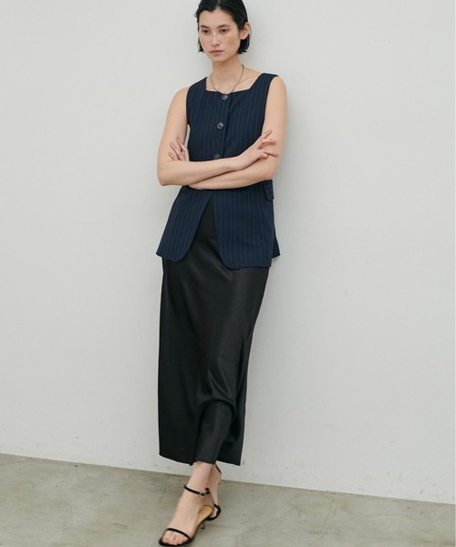 LARUTA(ラルータ)の「【LARUTA】とろみナロースカート(スカート・レディース・アイボリー/チャコールグレー/サックスブルー/ブラック・LARGE/MEDIUM)」の1枚目の写真