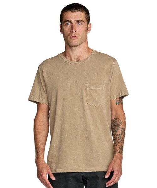 RVCA(ルーカ)の「RVCA メンズ PTC 2 PIGMENT SS Tシャツ 【2026年春夏モデル】(Tシャツ/カットソー・メンズ・ベージュ/ブラック系その他/ブルー系その他・SMALL/MEDIUM/LARGE/X-LARGE)」の1枚目の写真