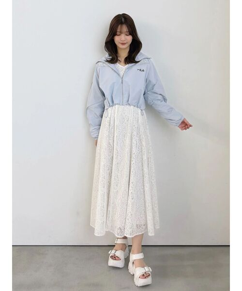 MERCURYDUO(マーキュリーデュオ)の「レースパイピングロングワンピース(ワンピース・レディース・イエロー/ブルー/オフホワイト・MEDIUM/SMALL)」の8枚目の写真