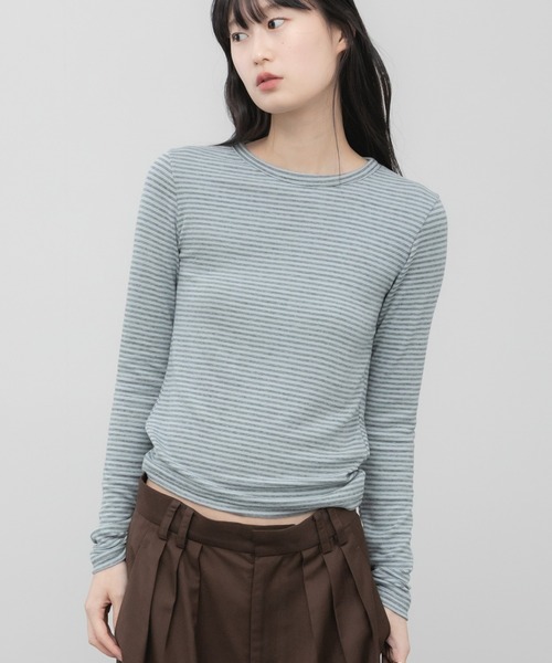 HEILIS(ヘイリス)の「スムースボーダーコンパクトロンT / コンパクト シンプル カジュアル フェミニン アイボリー ブラウン ブルー オフホワイト 白 黒 青 春服 夏服 秋服 長袖 トップス ノームコア シティガール 韓国 インナー ロンT レイヤード(Tシャツ/カットソー・レディース・ブルー/アイボリー/ブラウン・FREE)」の4枚目の写真