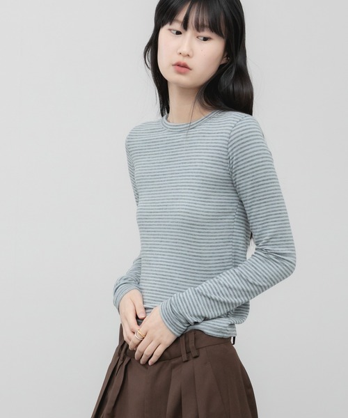 HEILIS(ヘイリス)の「スムースボーダーコンパクトロンT / コンパクト シンプル カジュアル フェミニン アイボリー ブラウン ブルー オフホワイト 白 黒 青 春服 夏服 秋服 長袖 トップス ノームコア シティガール 韓国 インナー ロンT レイヤード(Tシャツ/カットソー・レディース・ブルー/アイボリー/ブラウン・FREE)」の5枚目の写真