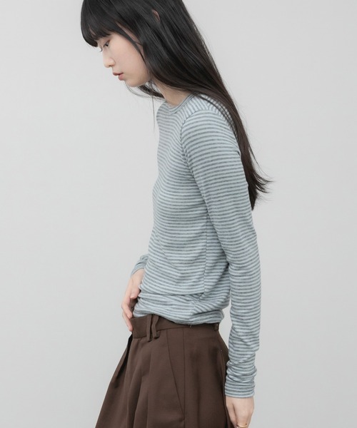 HEILIS(ヘイリス)の「スムースボーダーコンパクトロンT / コンパクト シンプル カジュアル フェミニン アイボリー ブラウン ブルー オフホワイト 白 黒 青 春服 夏服 秋服 長袖 トップス ノームコア シティガール 韓国 インナー ロンT レイヤード(Tシャツ/カットソー・レディース・ブルー/アイボリー/ブラウン・FREE)」の6枚目の写真
