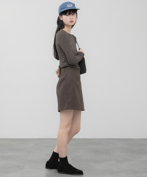 HEILIS(ヘイリス)の「スムースボーダーコンパクトロンT / コンパクト シンプル カジュアル フェミニン アイボリー ブラウン ブルー オフホワイト 白 黒 青 春服 夏服 秋服 長袖 トップス ノームコア シティガール 韓国 インナー ロンT レイヤード(Tシャツ/カットソー・レディース・ブルー/アイボリー/ブラウン・FREE)」の10枚目の写真