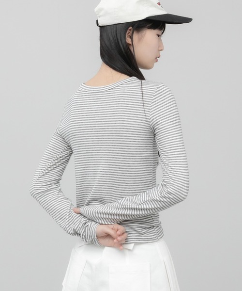 HEILIS(ヘイリス)の「スムースボーダーコンパクトロンT / コンパクト シンプル カジュアル フェミニン アイボリー ブラウン ブルー オフホワイト 白 黒 青 春服 夏服 秋服 長袖 トップス ノームコア シティガール 韓国 インナー ロンT レイヤード(Tシャツ/カットソー・レディース・ブルー/アイボリー/ブラウン・FREE)」の14枚目の写真