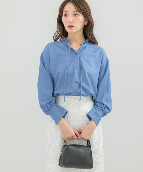 URBAN RESEARCH ROSSO WOMEN（アーバンリサーチ　ロッソ）の「『WEB限定』フリルネックデニムブラウス（シャツ/ブラウス・レディース・ブルー/インディゴブルー・FREE）」の14枚目の写真