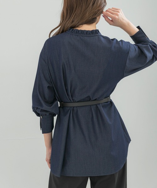 URBAN RESEARCH ROSSO WOMEN（アーバンリサーチ　ロッソ）の「『WEB限定』フリルネックデニムブラウス（シャツ/ブラウス・レディース・ブルー/インディゴブルー・FREE）」の22枚目の写真