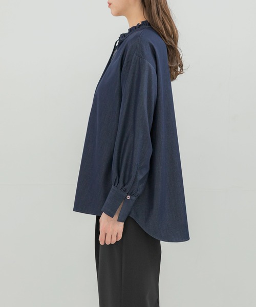 WEB限定』フリルネックデニムブラウス（シャツ/ブラウス）｜URBAN