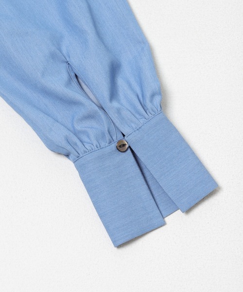 URBAN RESEARCH ROSSO WOMEN（アーバンリサーチ　ロッソ）の「『WEB限定』フリルネックデニムブラウス（シャツ/ブラウス・レディース・ブルー/インディゴブルー・FREE）」の3枚目の写真