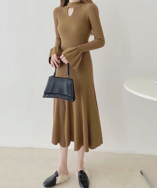 Miniministore（ミニミニストア）の「キーホールネックリブニットワンピース秋冬（ワンピース・レディース・ワインレッド/ライトブラウン/ブラック・FREE）」の6枚目の写真