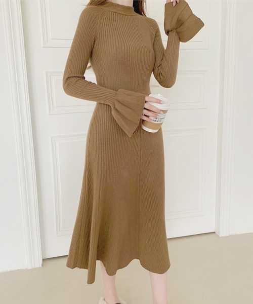 Miniministore（ミニミニストア）の「キーホールネックリブニットワンピース秋冬（ワンピース・レディース・ワインレッド/ライトブラウン/ブラック・FREE）」の8枚目の写真