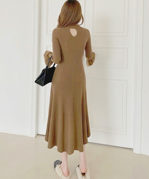 Miniministore（ミニミニストア）の「キーホールネックリブニットワンピース秋冬（ワンピース・レディース・ワインレッド/ライトブラウン/ブラック・FREE）」の9枚目の写真
