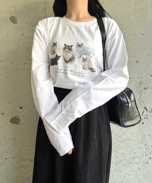 etta(エタ)の「猫いっぱいデザインロンT/長袖Tシャツ(Tシャツ/カットソー・レディース・ホワイト・MEDIUM/LARGE/SMALL)」の2枚目の写真