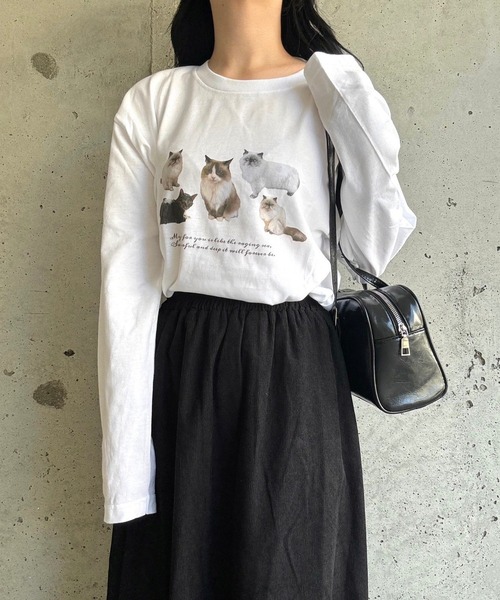 etta(エタ)の「猫いっぱいデザインロンT/長袖Tシャツ(Tシャツ/カットソー・レディース・ホワイト・MEDIUM/LARGE/SMALL)」の4枚目の写真