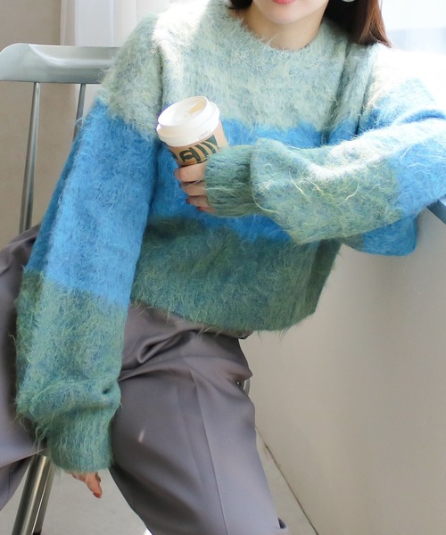 sunny branch(サニーブランチ)の「★Social GIRL★ショート丈 ボリューム袖 グラデーションカラー シャギーニット(ニット/セーター・レディース・ブルー/チャコールグレー/ベージュ/パープル・M)」の13枚目の写真