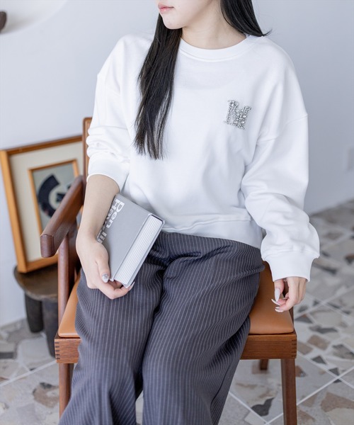 clear（クリア）の「ビジューロゴ付きスウェット[カジュアル 着回し抜群 大人]≪新作≫（スウェット・レディース・オフホワイト/ブラック・F）」の2枚目の写真