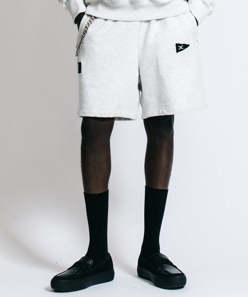 CRIMIE(クライミー)の「PATCHWORK LOGO SWEAT SHORTS(スウェットパンツ・メンズ・オートミール/ブラック・M/L/XL/XXL)」の2枚目の写真