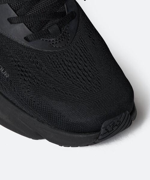 UNDER ARMOUR(アンダーアーマー)の「UAローグ6 ワイド(ランニング/メンズ)(スニーカー・メンズ・ブラック系その他・29.0cm/28.5cm/28.0cm/26.5cm/26.0cm/27.0cm/30.0cm/25.0cm/25.5cm/27.5cm/29.5cm)」の7枚目の写真