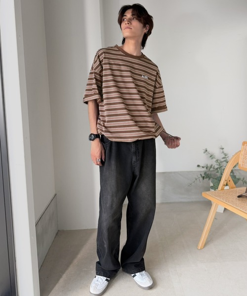 Java(ジャバ)の「【抗菌防臭機能付き】《JaVaジャバコラボ》配色裾ドローコード付き 綿100%マルチボーダーTシャツ(オーバーサイズ)(Tシャツ/カットソー・メンズ・ブラック/ベージュ/ブラウン・LARGE/MEDIUM/SMALL)」の5枚目の写真