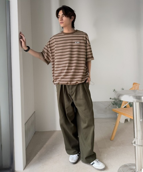 Java(ジャバ)の「【抗菌防臭機能付き】《JaVaジャバコラボ》配色裾ドローコード付き 綿100%マルチボーダーTシャツ(オーバーサイズ)(Tシャツ/カットソー・メンズ・ブラック/ベージュ/ブラウン・LARGE/MEDIUM/SMALL)」の8枚目の写真