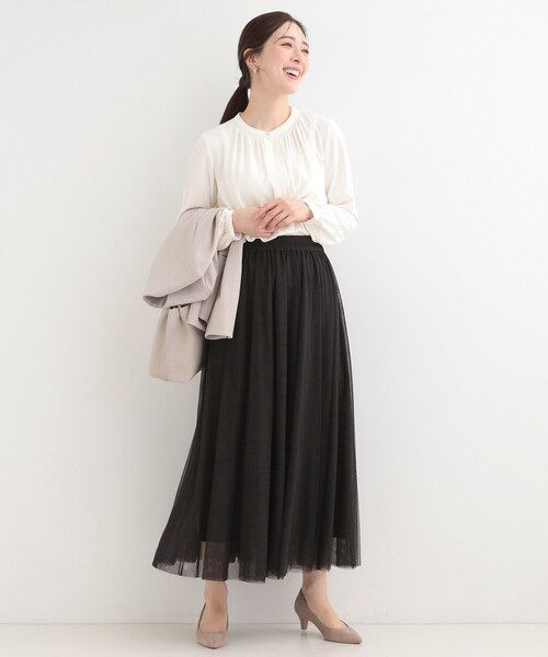 SHOO・LA・RUE（シューラルー）の「【洗濯機可/吸水速乾】メタルボタンがアクセント ふんわりギャザーブラウス（シャツ/ブラウス・レディース・ホワイト系3/オフホワイト/ネイビー/ピンク・02/01/04/03）」の16枚目の写真