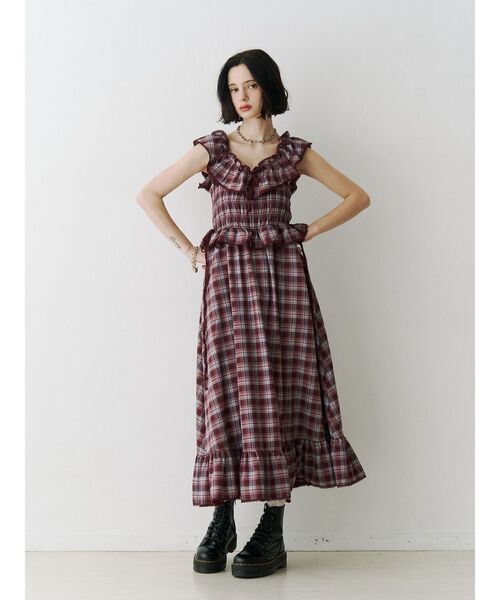 jouetie（ジュエティ）の「ノースリチェックフリルロングワンピース（ワンピース・レディース・ブラック/レッド/ブラウン・MEDIUM）」の4枚目の写真