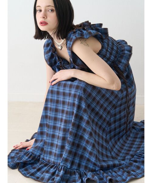 jouetie（ジュエティ）の「ノースリチェックフリルロングワンピース（ワンピース・レディース・ブラック/レッド/ブラウン・MEDIUM）」の11枚目の写真