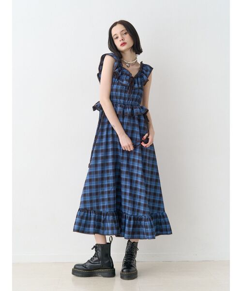 jouetie（ジュエティ）の「ノースリチェックフリルロングワンピース（ワンピース・レディース・ブラック/レッド/ブラウン・MEDIUM）」の14枚目の写真