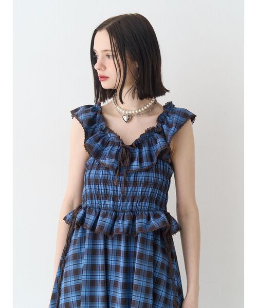 jouetie（ジュエティ）の「ノースリチェックフリルロングワンピース（ワンピース・レディース・ブラック/レッド/ブラウン・MEDIUM）」の16枚目の写真