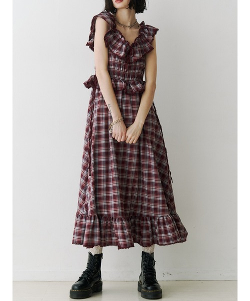 jouetie(ジュエティ)の「ノースリチェックフリルロングワンピース(ワンピース・レディース・ブラック/レッド/ブラウン・MEDIUM)」の5枚目の写真