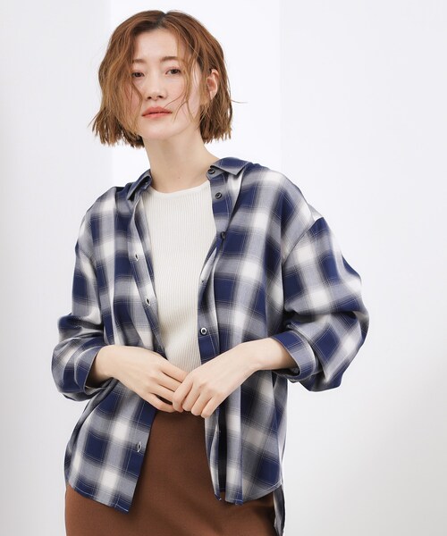 grove（グローブ）の「【大人の抜け感】オンブレーチェックシャツ（シャツ/ブラウス・レディース・ホワイト系4/ネイビー系1・02/03/01/05/04）」の7枚目の写真