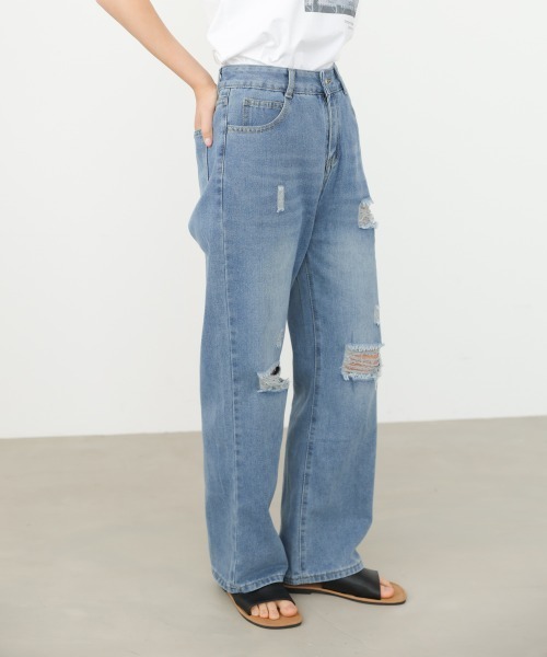 Bab（バブ）の「【サイズ展開あり】ストレートダメージデニムパンツ（デニムパンツ・レディース・ライトブルー・S/M/L）」の7枚目の写真