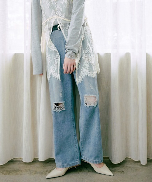 Bab（バブ）の「【サイズ展開あり】ストレートダメージデニムパンツ（デニムパンツ・レディース・ライトブルー・S/M/L）」の2枚目の写真