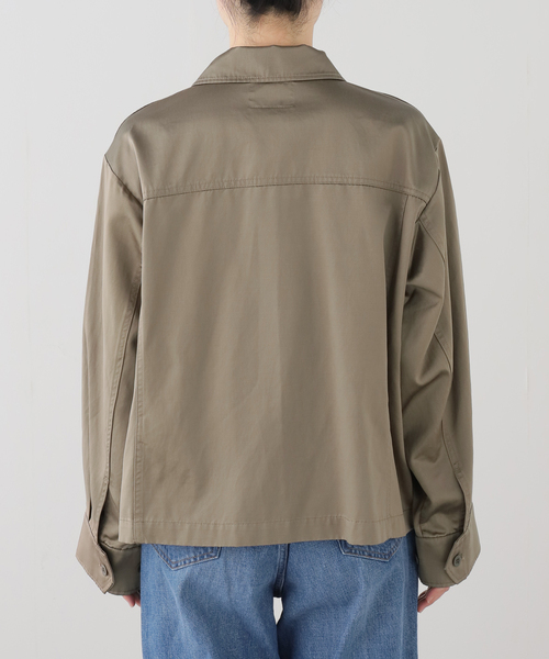 IENA（イエナ）の「フィブリルサテン ミリタリーブルゾン（ミリタリージャケット・レディース・カーキ・FREE）」の10枚目の写真