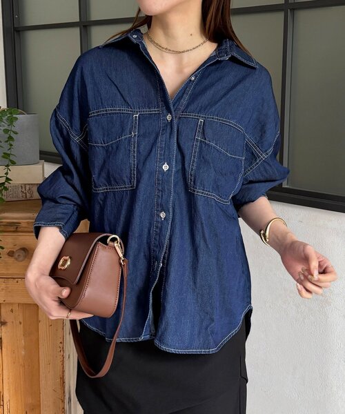 Thevon(ゼボン)の「両ポケ前後差デニムシャツ(シャツ/ブラウス・レディース・ネイビー/ブルー/ブラック・FREE)」の2枚目の写真