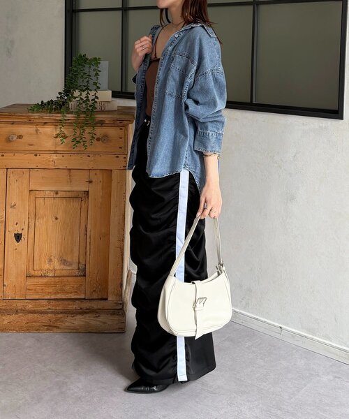 Thevon(ゼボン)の「両ポケ前後差デニムシャツ(シャツ/ブラウス・レディース・ネイビー/ブルー/ブラック・FREE)」の17枚目の写真