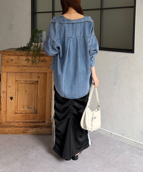 Thevon(ゼボン)の「両ポケ前後差デニムシャツ(シャツ/ブラウス・レディース・ネイビー/ブルー/ブラック・FREE)」の18枚目の写真