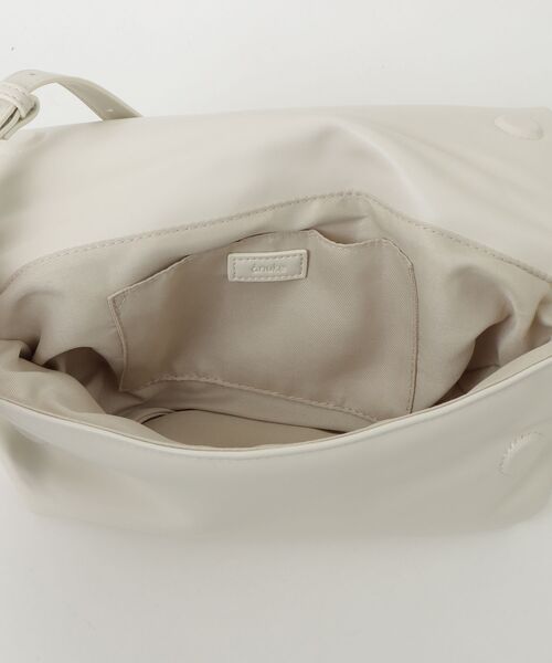 anuke（アンヌーク）の「Ecoleather Wrap Bag 62611009（ショルダーバッグ・メンズ・ブラック/オフホワイト・FREE）」の5枚目の写真