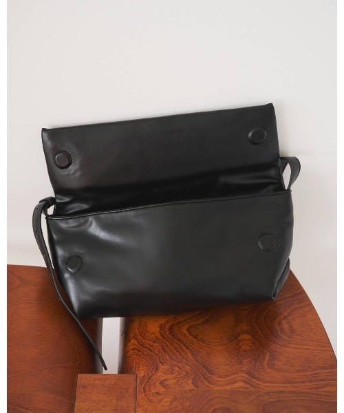 anuke（アンヌーク）の「Ecoleather Wrap Bag 62611009（ショルダーバッグ・メンズ・ブラック/オフホワイト・FREE）」の10枚目の写真