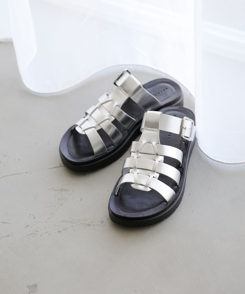 LOWRYS FARM(ローリーズファーム)の「カンドウフィットグルカサンダル 638120(サンダル・レディース・ブラック/ブラウン/ホワイト/シルバー・LARGE/MEDIUM)」の4枚目の写真