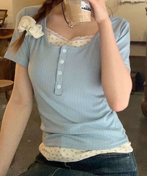 Teem Store(チームストア)の「フェイクレイヤードフラワーレースヘンリーネックピチT(Tシャツ/カットソー・レディース・ネイビー/ピンク/アイボリー/サックスブルー・F)」の22枚目の写真