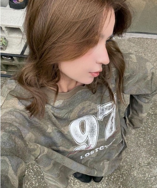 ViViDAY（ビビデー）の「プリントビッグカモフラ柄ロンt（Tシャツ/カットソー・レディース・カーキ・M）」の5枚目の写真