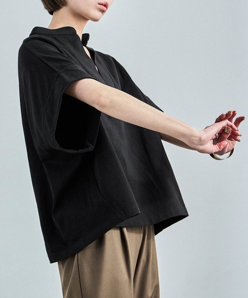 Fashion Letter(ファッションレター)の「接触冷感 スキッパーTシャツ(Tシャツ/カットソー・レディース・グレイッシュベージュ/ブラック/ホワイト/ミント・M)」の16枚目の写真