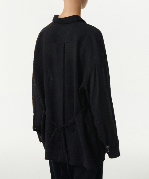 MUSINSA STANDARD WOMAN（ムシンサスタンダードウーマン）の「ウィメンズオーバーサイズシアークリンケルシャツ[ブラック]（シャツ/ブラウス・レディース・その他・SMALL/MEDIUM/LARGE/X-SMALL）」の4枚目の写真